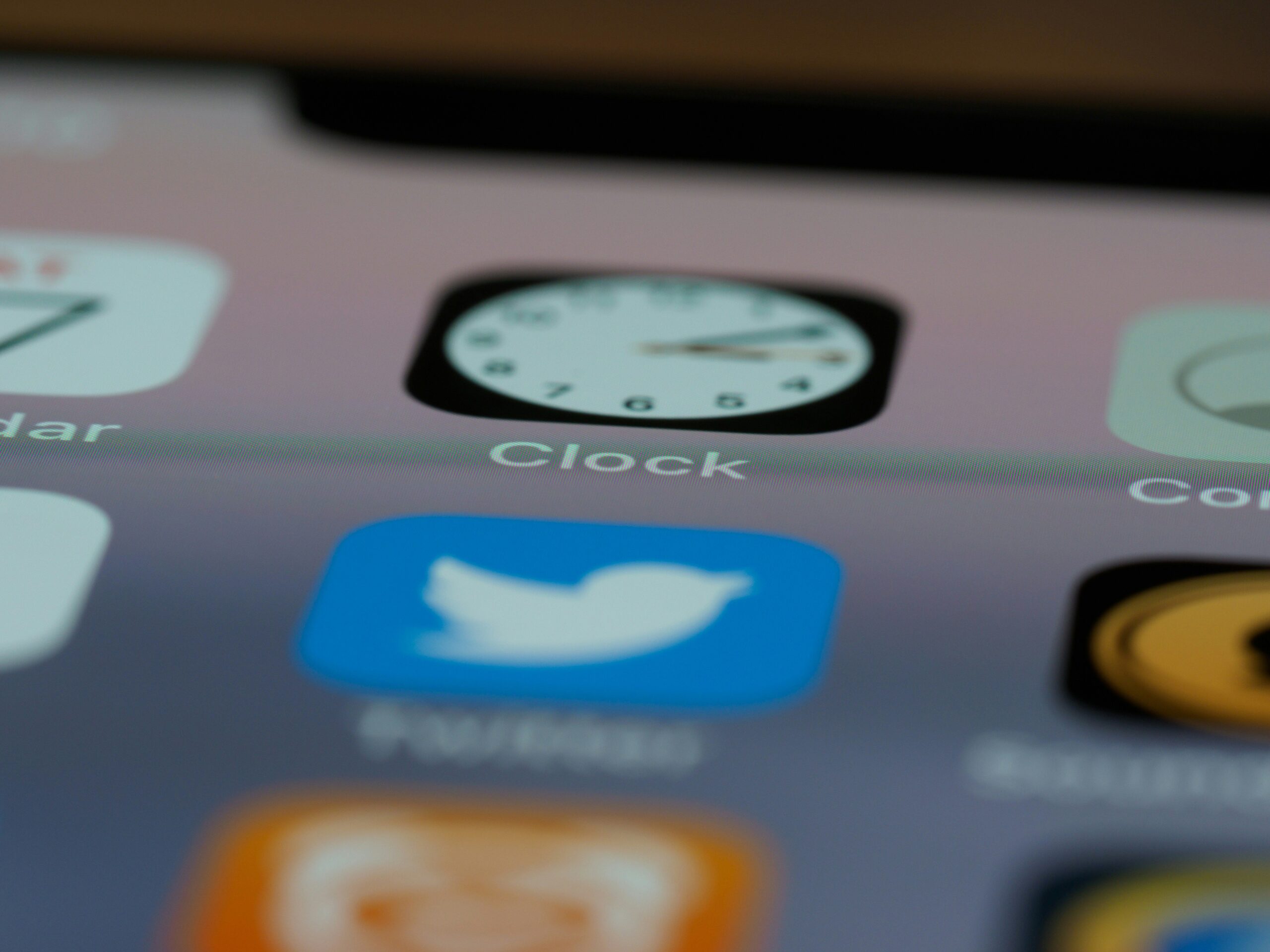 Infographic showing 85% of social media videos are muted during playback