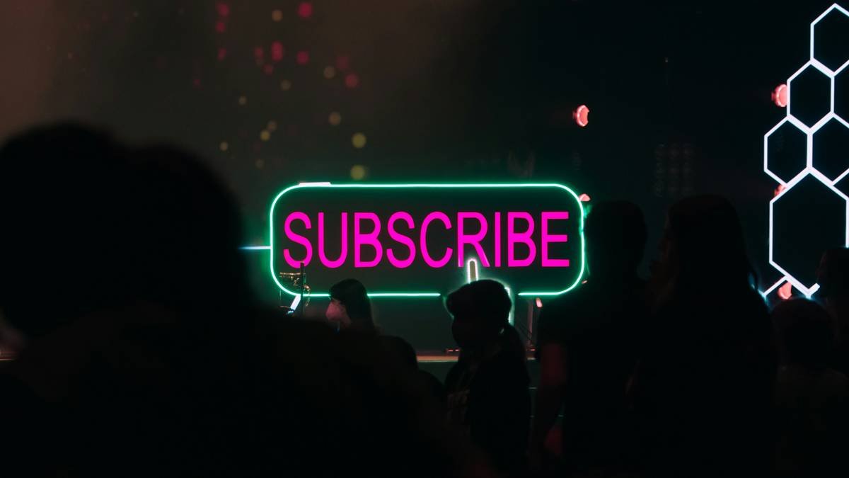 comparison of poor vs optimized overlay subtitle in health app interface